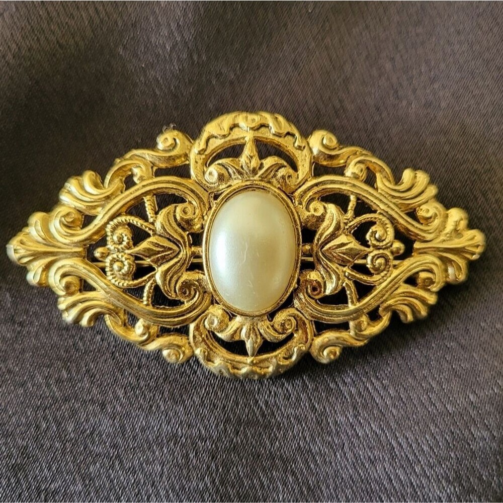 Vintage Gold Tone Filigree Brooch with Oval Faux Pearl Cabochon